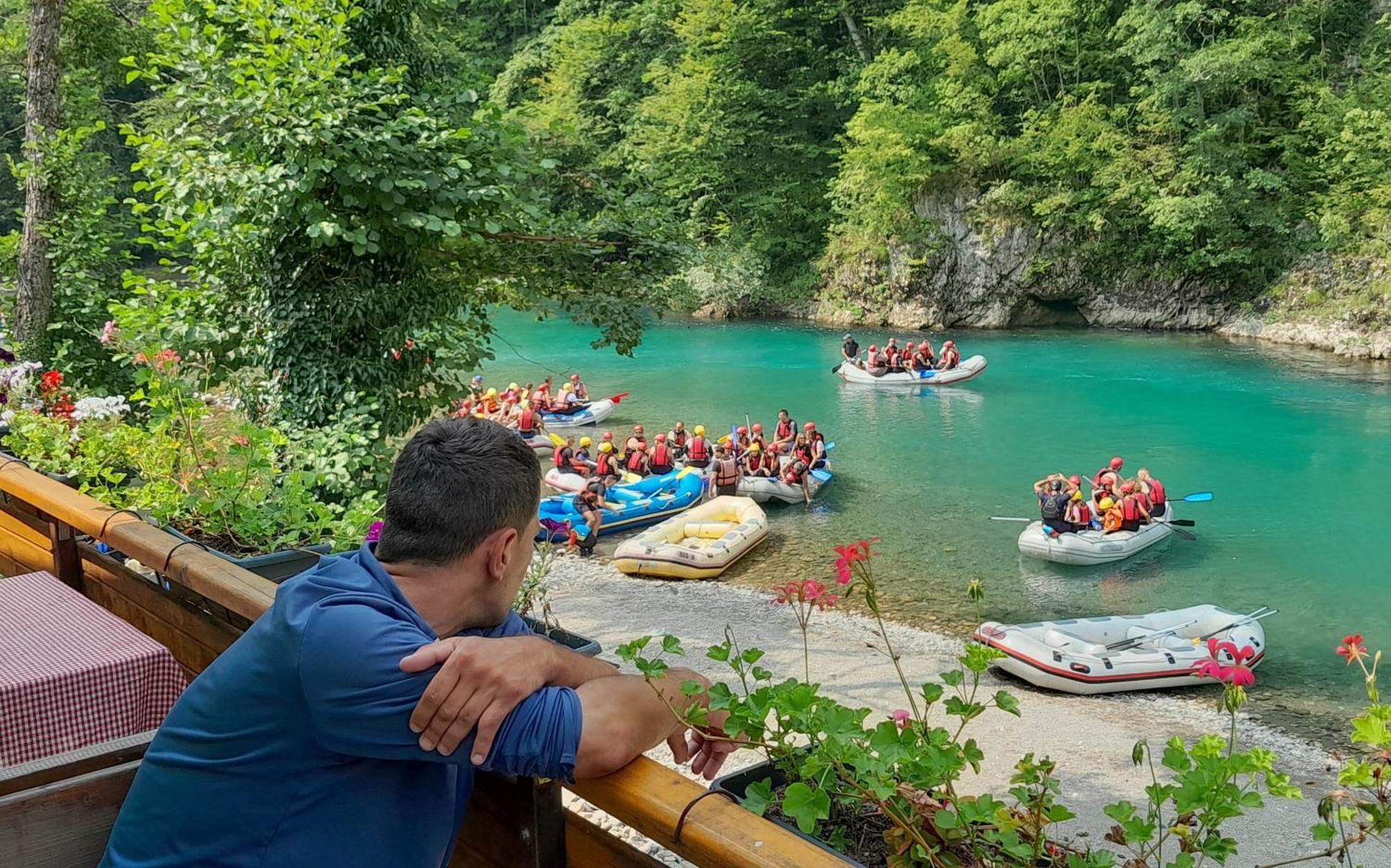 Rafting Camp Encijan Hotel Foca Exterior photo