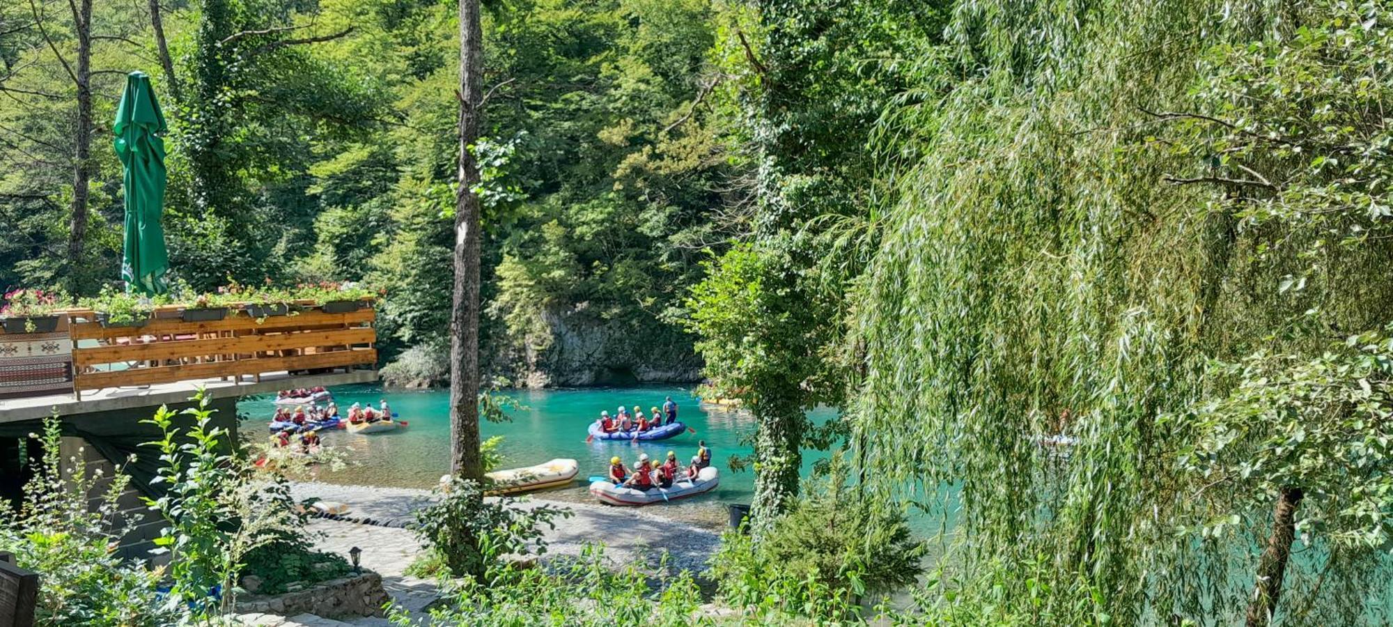 Rafting Camp Encijan Hotel Foca Exterior photo
