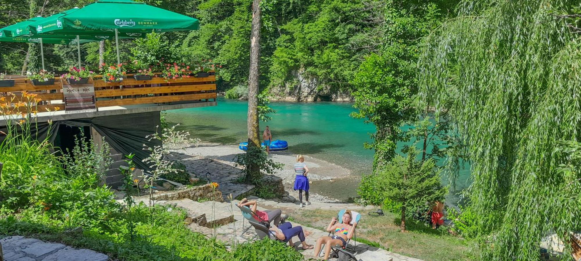 Rafting Camp Encijan Hotel Foca Exterior photo